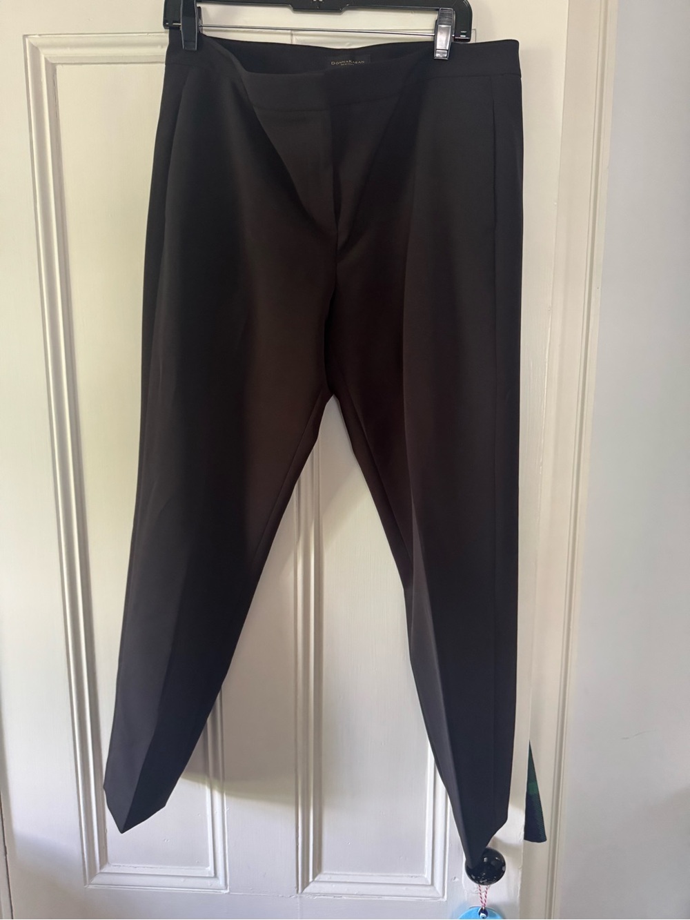 Donna Karan Black Cropped Dress Pants